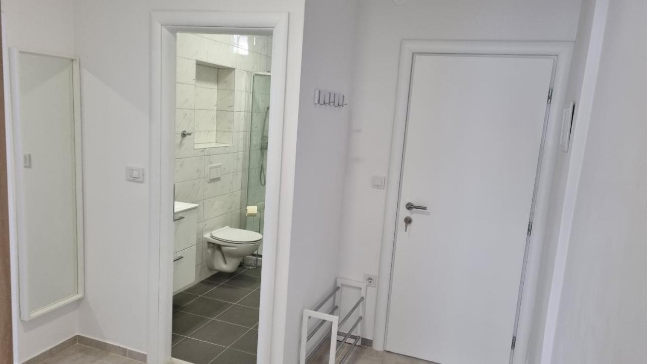 Apartmani Mali Selce Luaran gambar